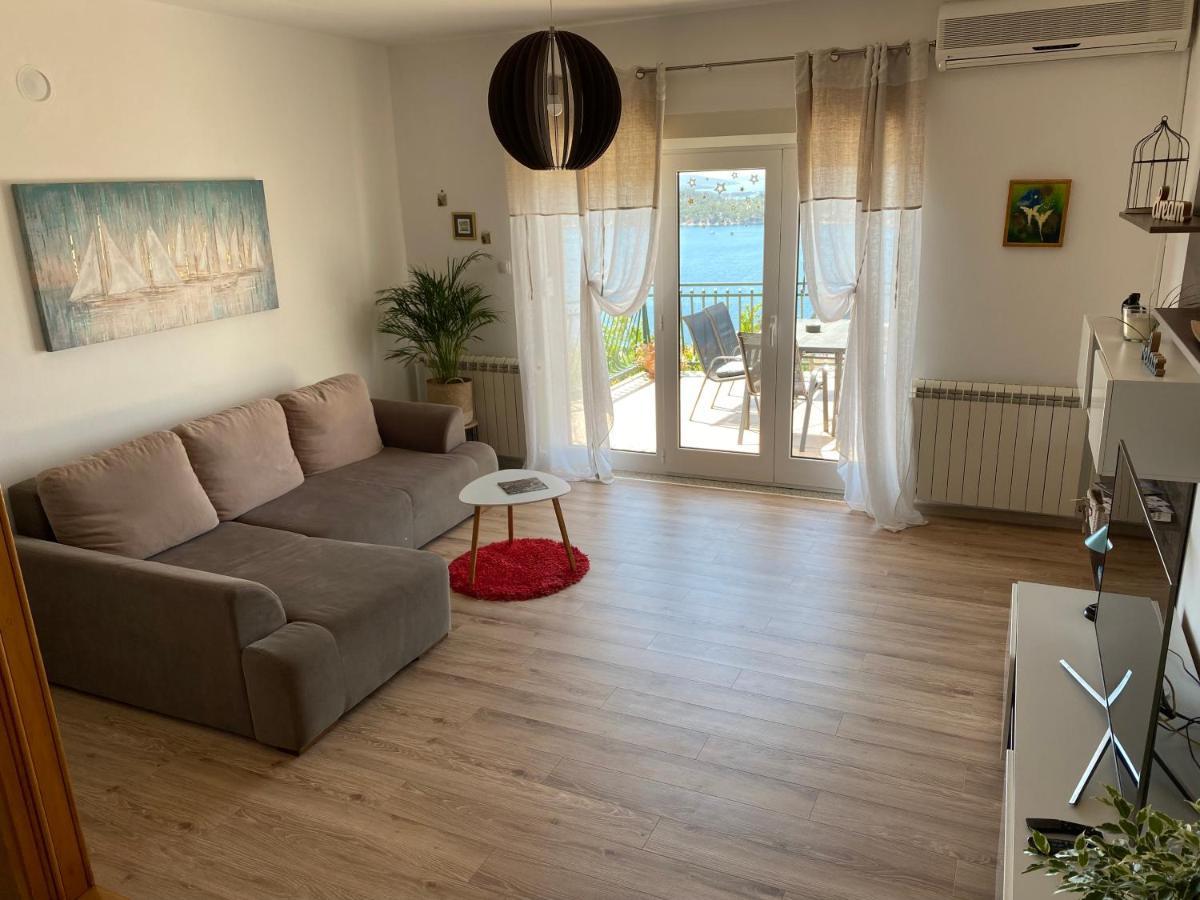 שיבניק Apartman Betty מראה חיצוני תמונה
