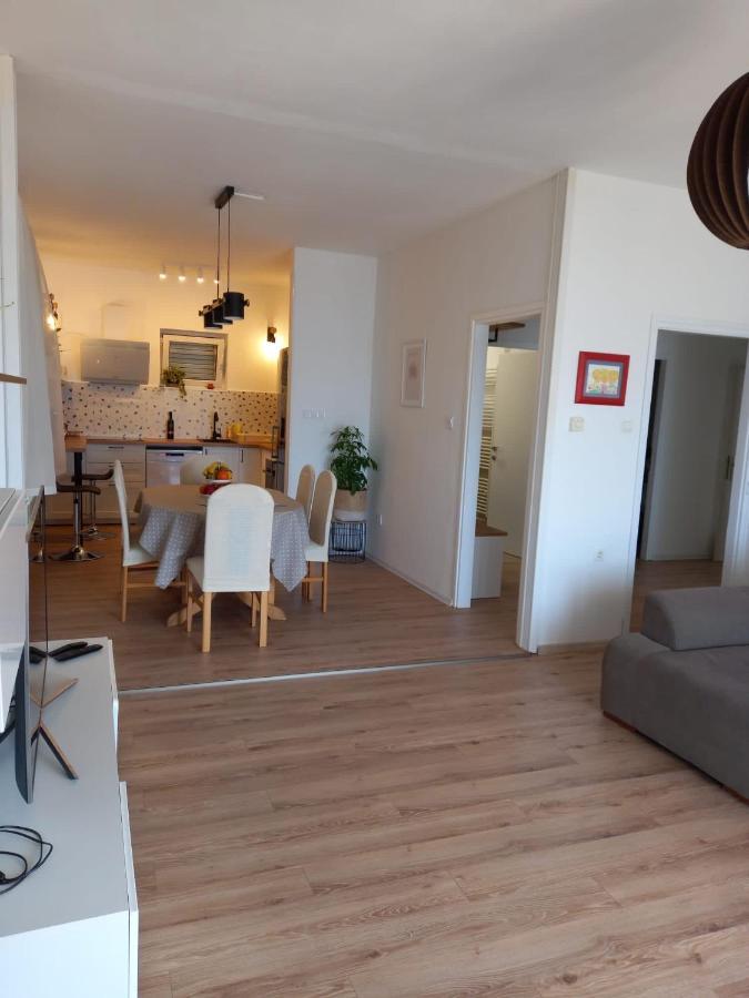 שיבניק Apartman Betty מראה חיצוני תמונה